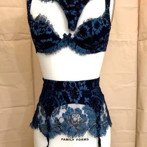 Agent Provocateur Great Three Piece Lace Lingerie Bra Thong Spender Set